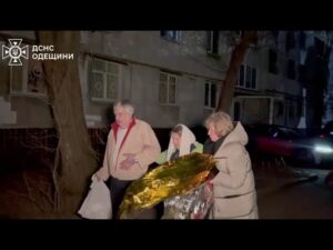 росія масовано атакувала Одещину: постраждали 6 осіб, з яких 3 дитини.