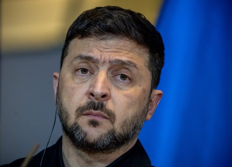 Зеленський відповів, чи плануються референдум і вибори