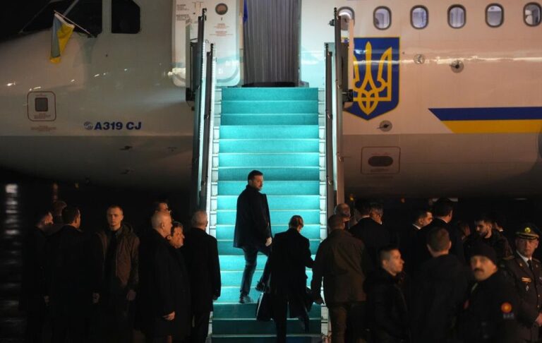 Зеленський вилетів у США і планує зупинку в Канаді