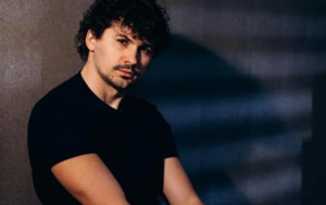 Новини культури - Женя Кот замислився над усиновленням