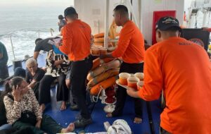 Біля Філіппін затонув пором, на борту якого були сотні людей