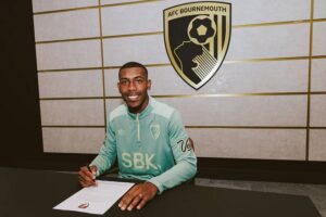 Борнмут оголосив про заміну Семеньо