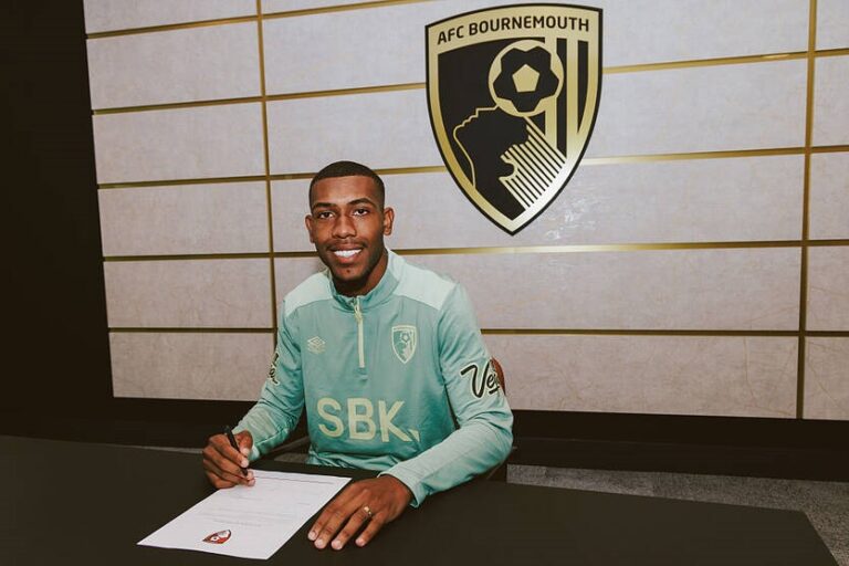 Борнмут оголосив про заміну Семеньо