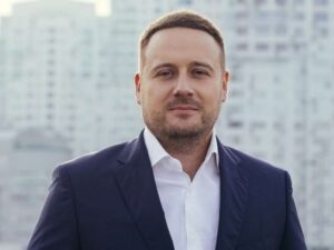Депутат Київради від Батьківщини Слончак активно купує нерухомість під час війни