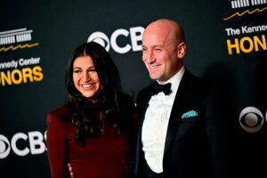 Новини світу - Дружина радника Трампа натякнула на анексію Гренландії