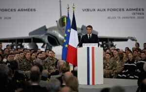 Новини світу - Франція відправила в Гренландію військовий контингент