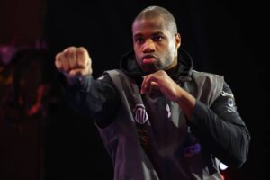 Френк Воррен прагне організувати для Джошуа бій із Чжаном Чжілеєм