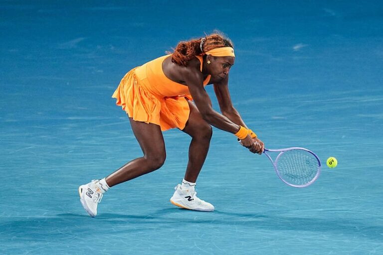 Гауфф зламала ракетку після поразки Світоліній