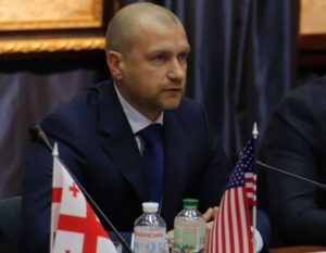 Квартири на Печерську та таунхауси в Ужгороді як оточення голови Центру судових експертиз Свінціцького збагатилося на мільйон доларів