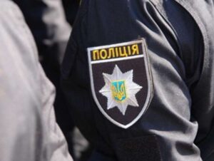 Мільйони з повітря як безробітна дружина та оперуповноважений ДСР Величко скуповують люксові авто й квартири