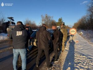 Новини України - На Буковині митник брав по $100 за кожен контрабандний iPhone