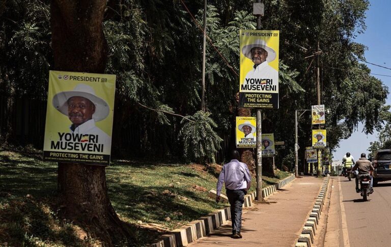 Президент Уганди усьоме переміг на виборах