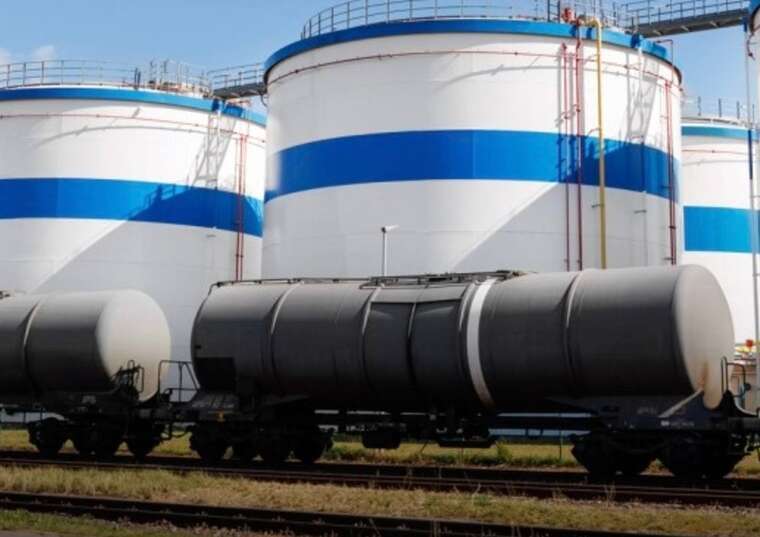 Примарні ешелони як підрядник Укрнафти заробив 16 мільйонів на вагонах, які нікуди не їхали