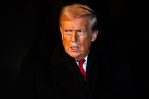 Путін погодився не обстрілювати Київ – Трамп