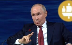 Путін відреагував на запрошення Трампа до Ради миру