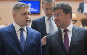 Радник Фіцо вийшов у відставку на тлі виявленого зв’язку з Епштейном