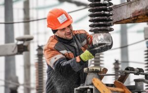 Шмигаль: В ремонтних бригадах 15 тис. енергетиків