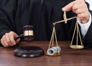 Сімейний підряд у ДПС дружину топподатківця Буковини Угрина підозрюють в ухиленні від ПДВ на 2 мільйони гривень