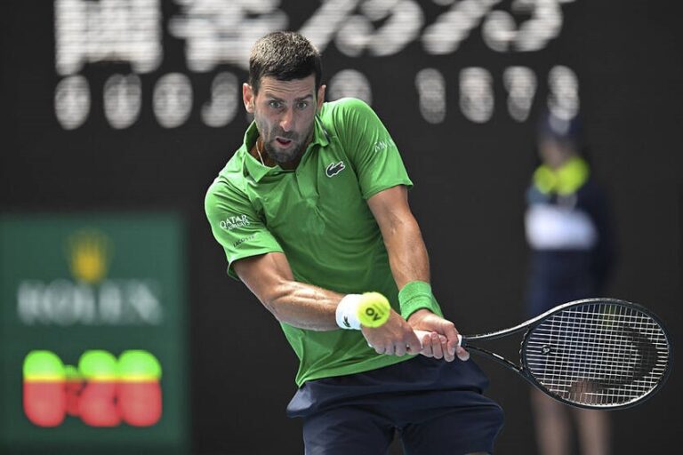 Технічні перемоги вивели Джоковича до півфіналу Australian Open