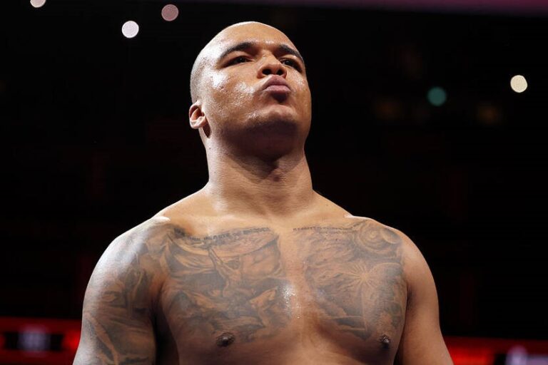 Тренер дав оцінку можливому бою Вордлі та Усика