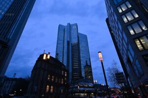 У Deutsche Bank провели обшуки через компанії, пов&rsquo;язані з Абрамовичем