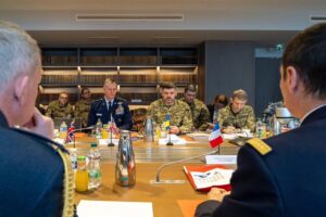 Новини світу - У Парижі обговорили гарантії безпеки для України