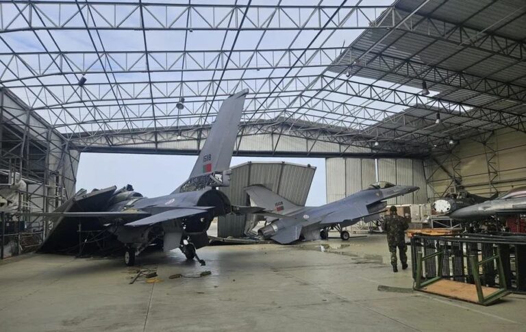 У Португалії через шторм Крістін пошкоджено два винищувачі F-16