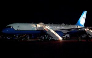 В літаку Трампа виникли технічні проблеми по дорозі до Давосу – ЗМІ