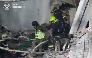 В Одесі під завалами шукають трьох людей