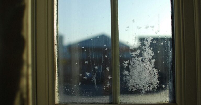 Чи потрібно мити вікна взимку – корисні поради