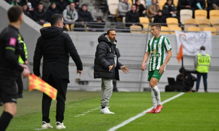 Дебют у УПЛ обернувся для тренера Карпат неприємним досягненням