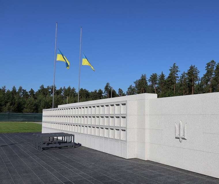 Фіктивне працевлаштування з бронею для Петрова Мінветеранів розслідує дії директора меморіального кладовища ЗСУ