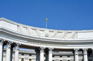 Глава МЗС Гани вперше приїхав в Україну
