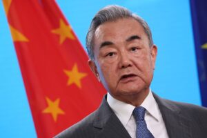 Глава МЗС Китаю анонсував європейське турне