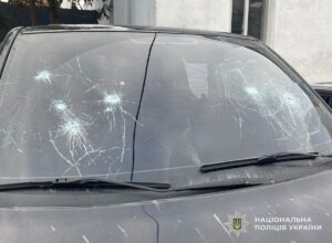 Львівянці, яка стріляла в атобус ТЦК, загрожує до семи років