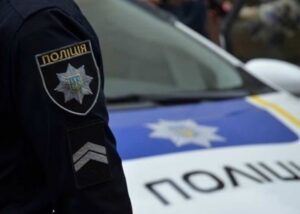На Хмельниччині чоловік вісім років ґвалтував дочку співмешканки