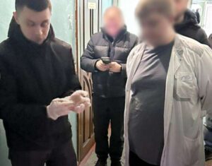 На Рівненщині судитимуть психіатра, який за 1000 доларів обіцяв “списати” чоловіка з мобілізації