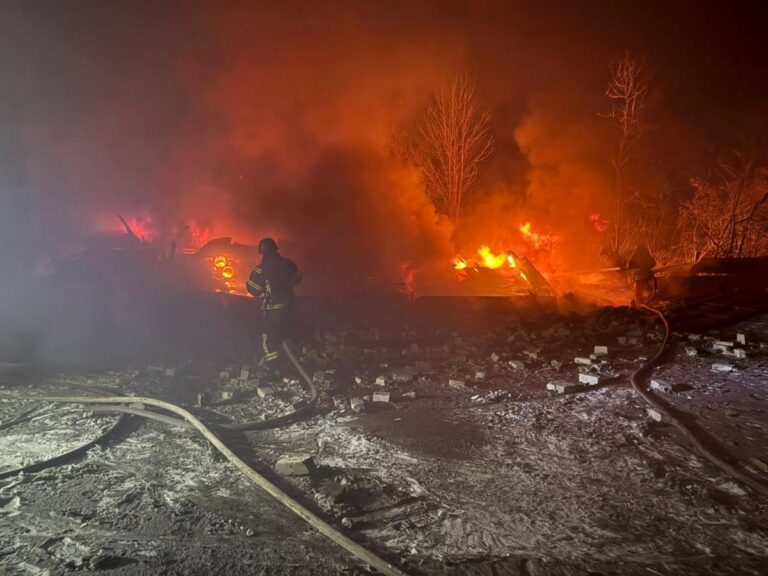 Обстрілом пошкоджено котельню у Лозовій, тисячі людей без тепла і води