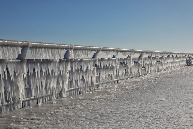 Ожеледиця та морози до -30&deg;: погода на початку тижня