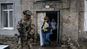 Полювання на квадратні метри росіян: як Кремль дірки в бюджеті латає