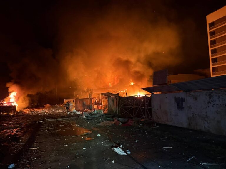 РФ вдарила ракетами по Харкову: пошкоджені будинки