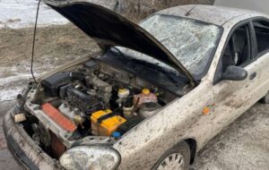 Російські дрони атакували авто та залізницю у Запоріжжі: є постраждалі