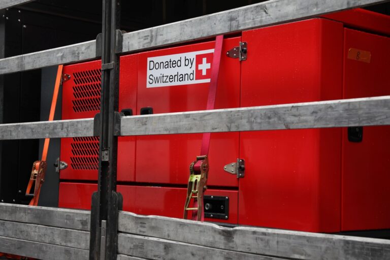 Швейцарія відправила Україні партію енергообладнання