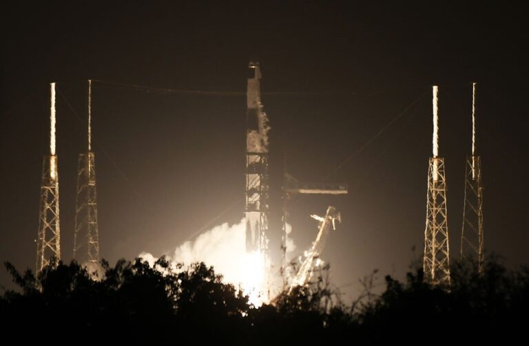 SpaceX вдруге приземлила ракету на Багамах