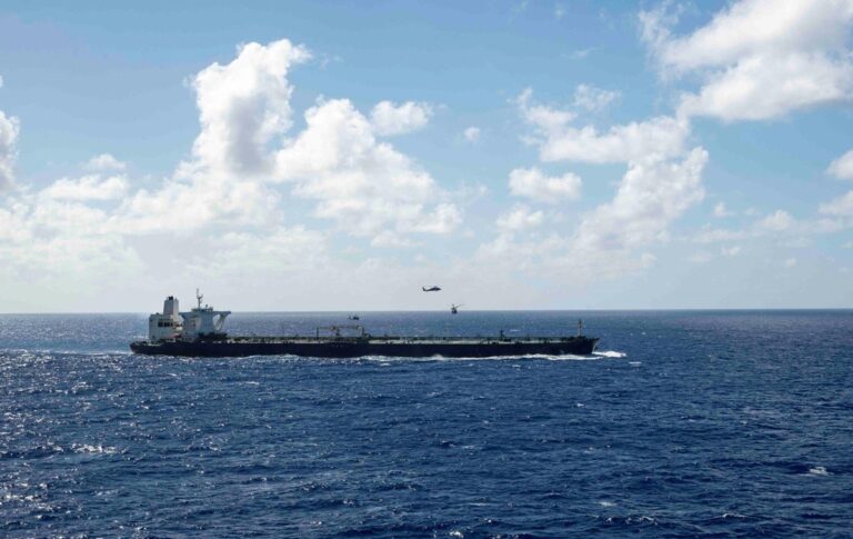 США затримали підсанкційний танкер