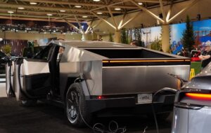 Tesla презентувала найдешевший варіант Cybertruck