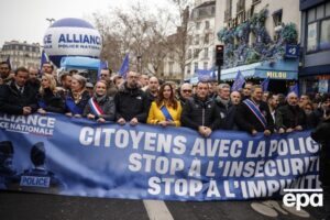 У Франції люди масово мітингують через недостатнє фінансування поліції