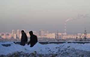 У Києві почали повертати тепло в будинки після попередніх атак РФ