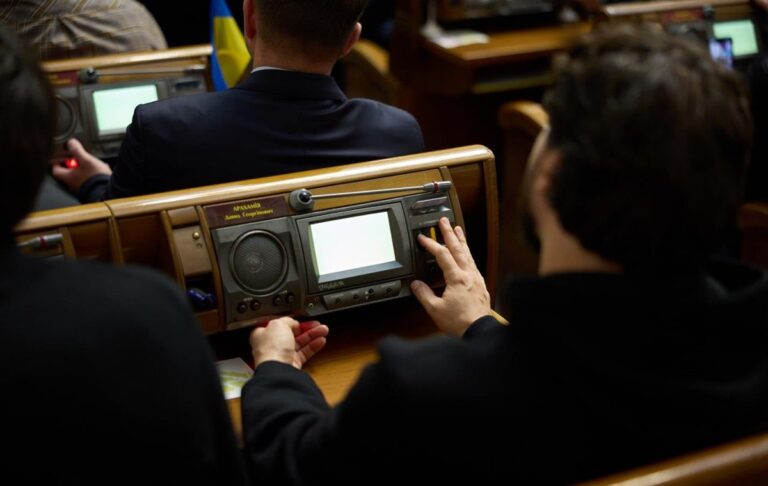 У Раді назвали причину захворювання нардепів