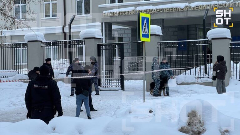 У Росії затримали підлітка, який з ножем напав на студентів у гуртожитку